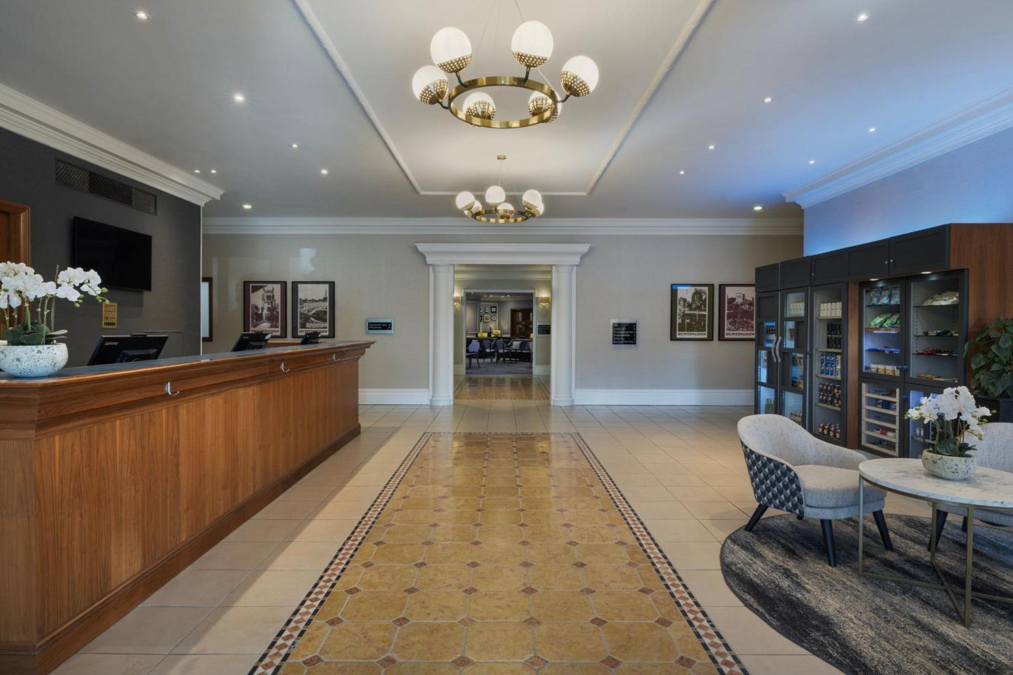 Delta Hotels By Marriott Huntingdon Exterior foto